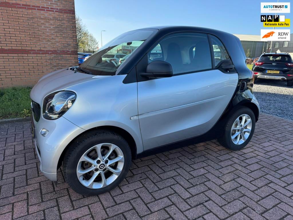 Smart Fortwo 1.0 Business Solution NWAPK/CRUISE/AIRCO, Auto's, Gebruikt, Origineel Nederlands, Handgeschakeld, Start-stop-systeem