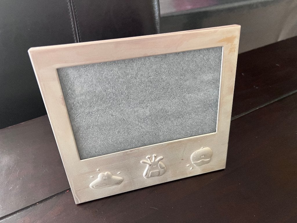 baby fotolijstje  17 x 16  metaal zilver kikker koe eend, Huis en Inrichting, Met glas, 17 cm, Ophalen of Verzenden, Zo goed als nieuw