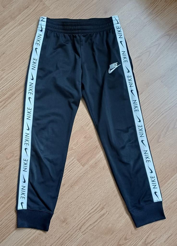 Nike sportbroek maat 146-156 cm voor jongen, Kinderen en Baby's, Kinderkleding | Maat 152, Gebruikt, Sport- of Zwemkleding, Ophalen of Verzenden