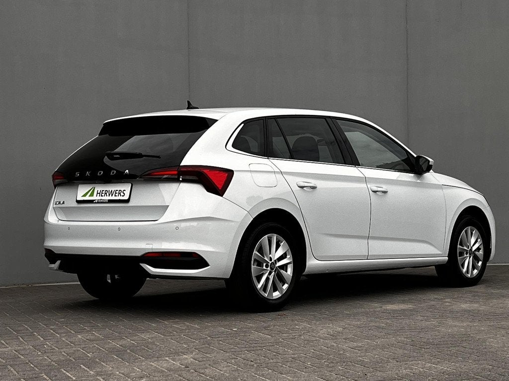 Skoda Scala 1.0 TSI DSG Automaat Selection / Apple Carplay &, Auto's, Skoda, Euro 6, Wit, 19 km/l, 3 cilinders