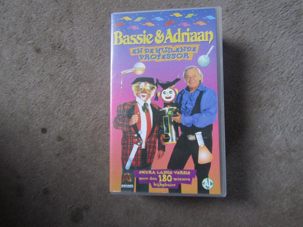 2 Videobanden: Bassie& Adriaan De huilende professor OPHALEN, Cd's en Dvd's, Ophalen, Gebruikt, Alle leeftijden, Nederlands