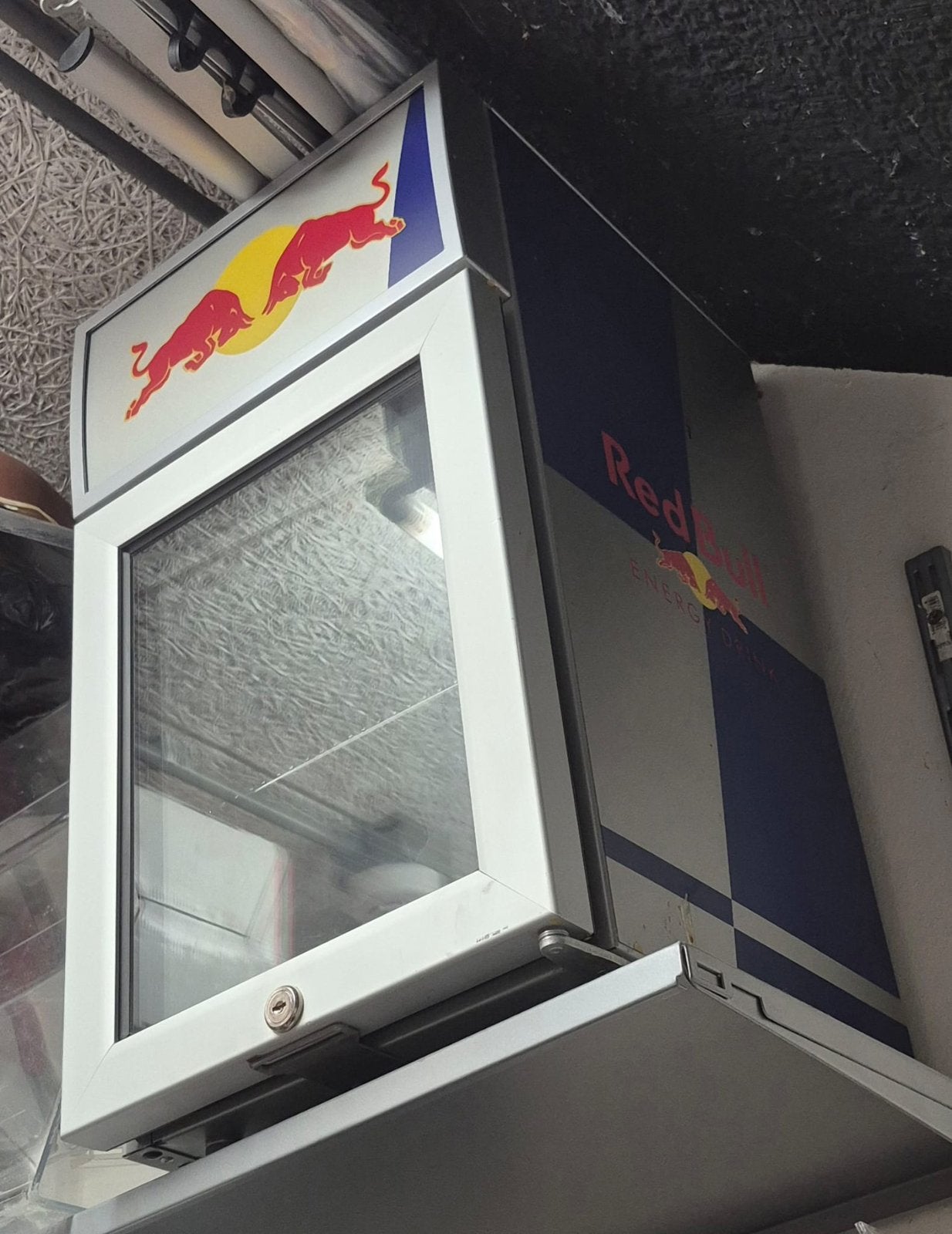 Redbull koelkast nieuw, Minder dan 75 liter, Ophalen, Nieuw, Zonder vriesvak
