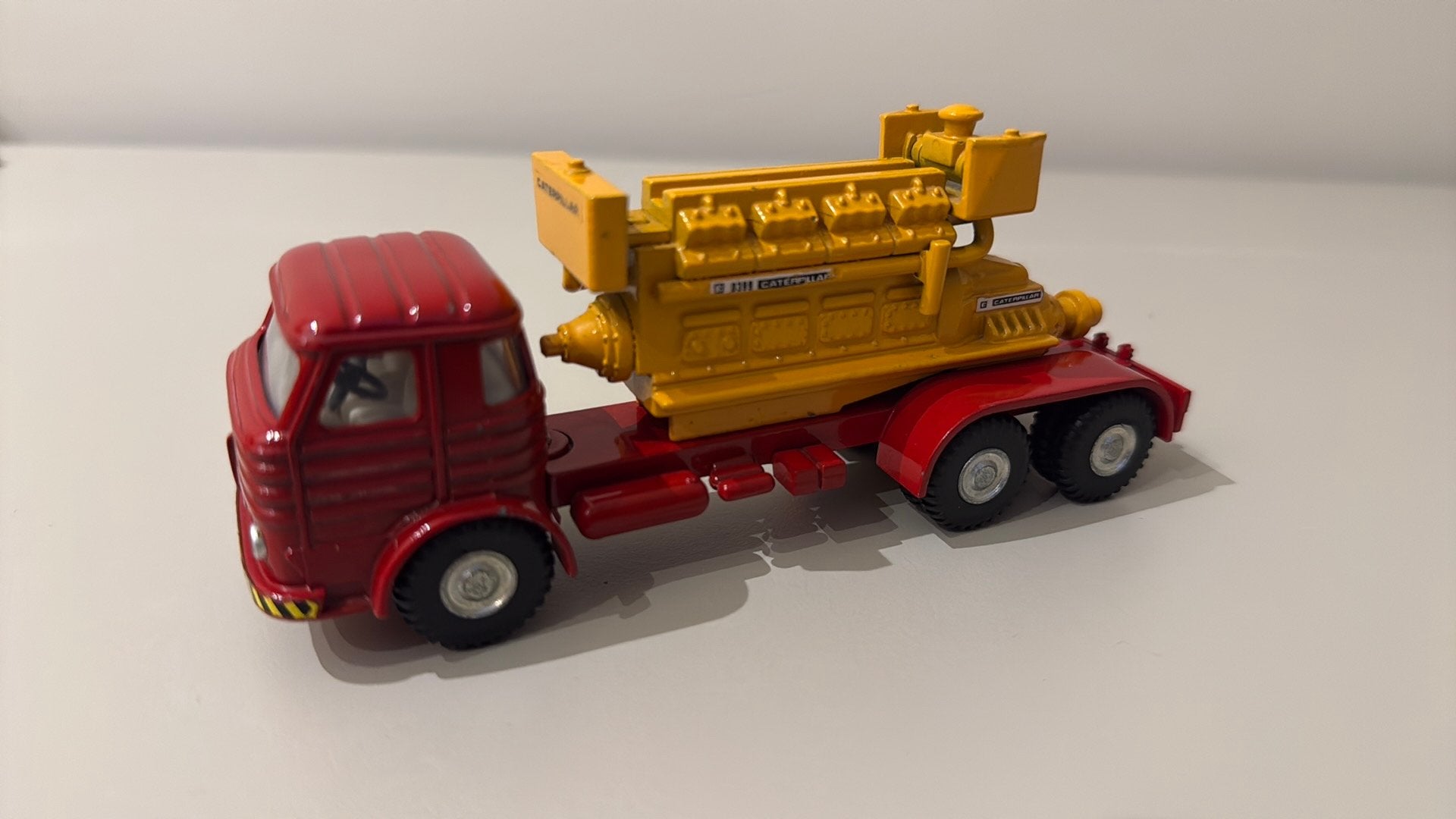 Vrachtwagen Caterpillar Joal dinky corgi, Ophalen of Verzenden, Bus of Vrachtwagen, Overige merken