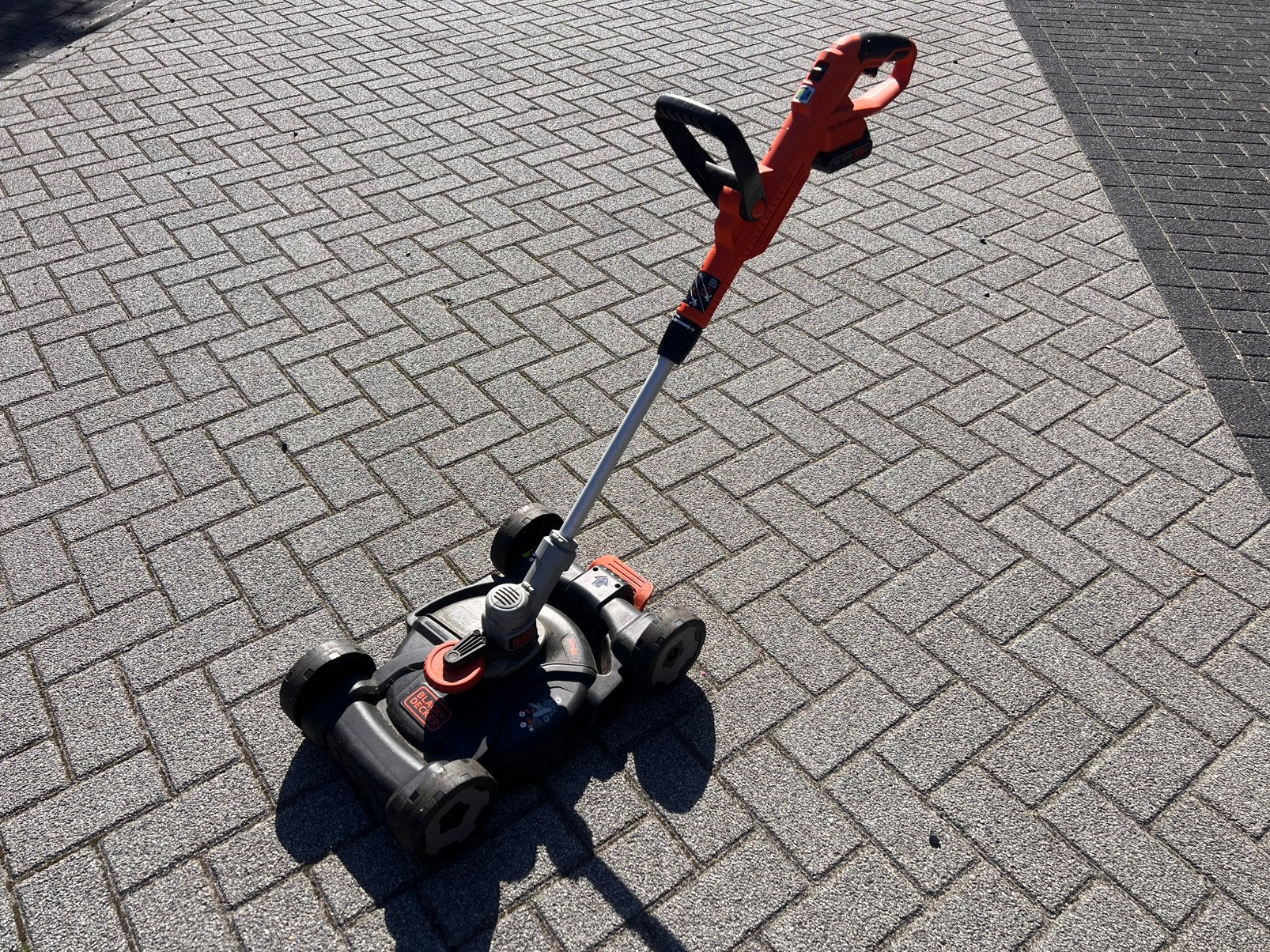 BLACK DECKER kantjesmaaier en grastrimmer, Tuin en Terras, Ophalen, Gebruikt, 30 tot 50 cm, Elektrisch