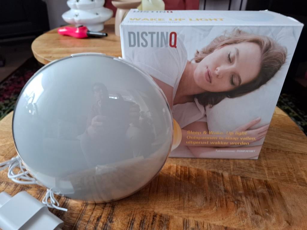 DISTINQ Wake Up Light - Wekker met Zonsopgang Simulatie, Ophalen of Verzenden, Zo goed als nieuw, Digitaal