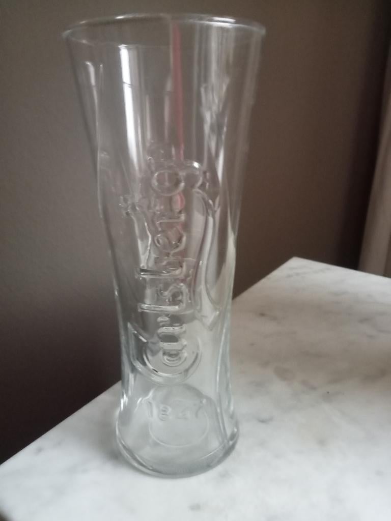 2 Carlsberg ËËN PINT bierglazen, Ophalen of Verzenden, Zo goed als nieuw, Glas of Glazen, Overige merken