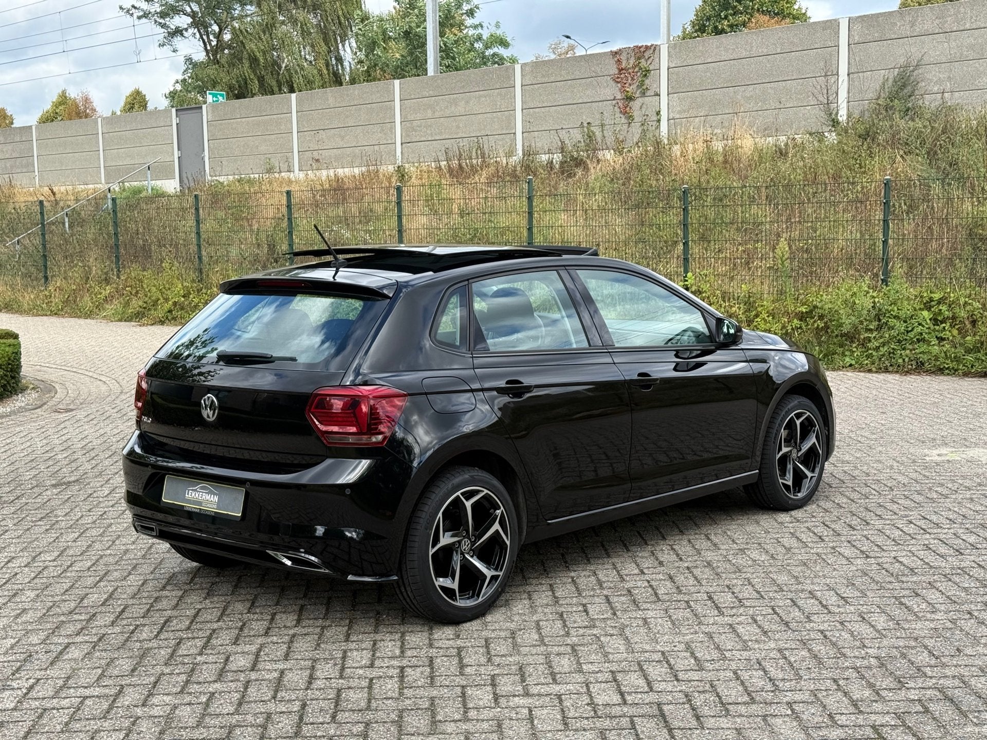 Volkswagen Polo 1.0 TSI Highline PANO I EERSTE EIG I CARPLAY, Auto's, Voorwielaandrijving, Gebruikt, Zwart, Origineel Nederlands
