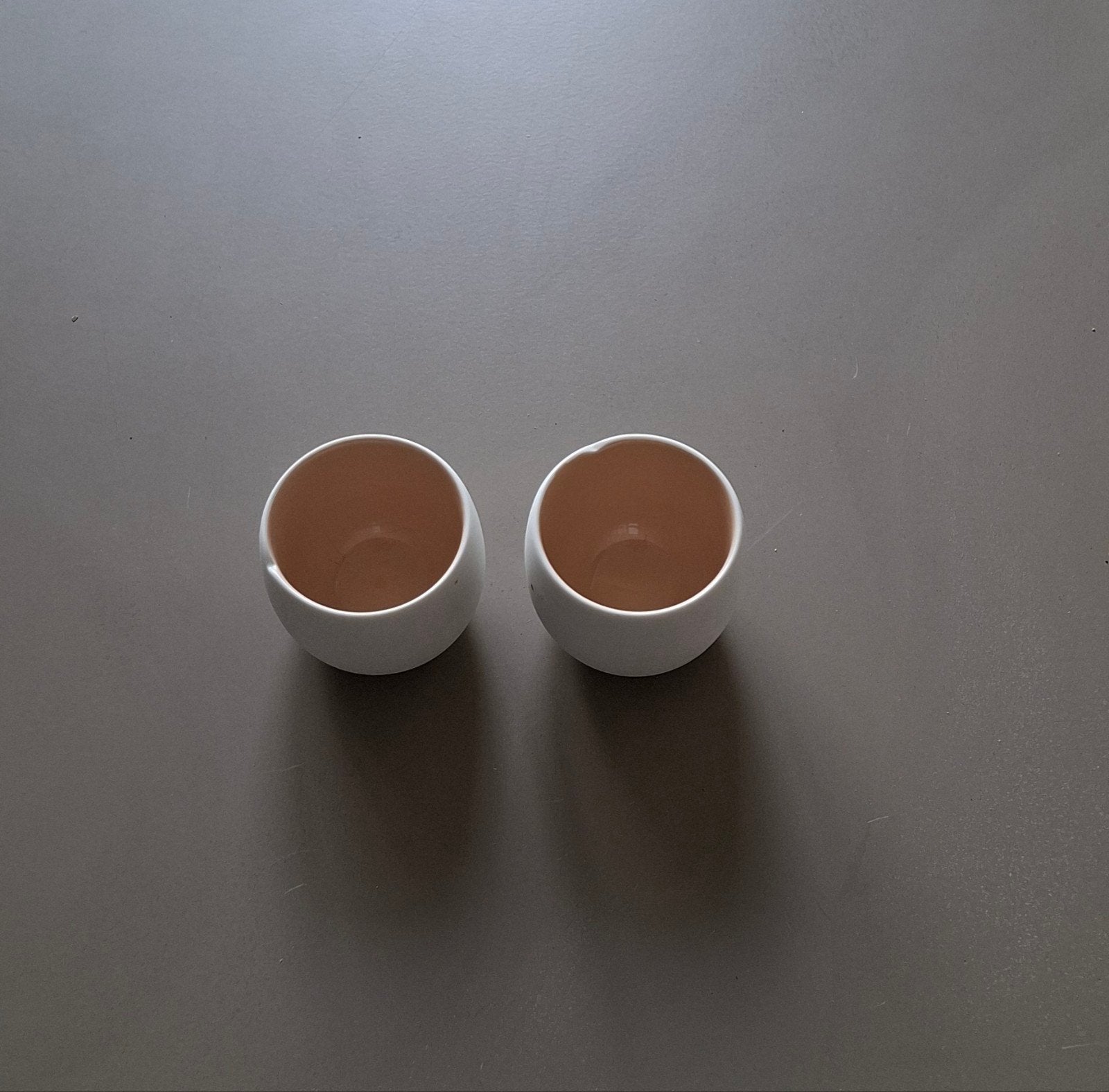 Nespresso koffiekopjes - set van 2, Huis en Inrichting, Ophalen, Overige merken, Keramiek, Zo goed als nieuw
