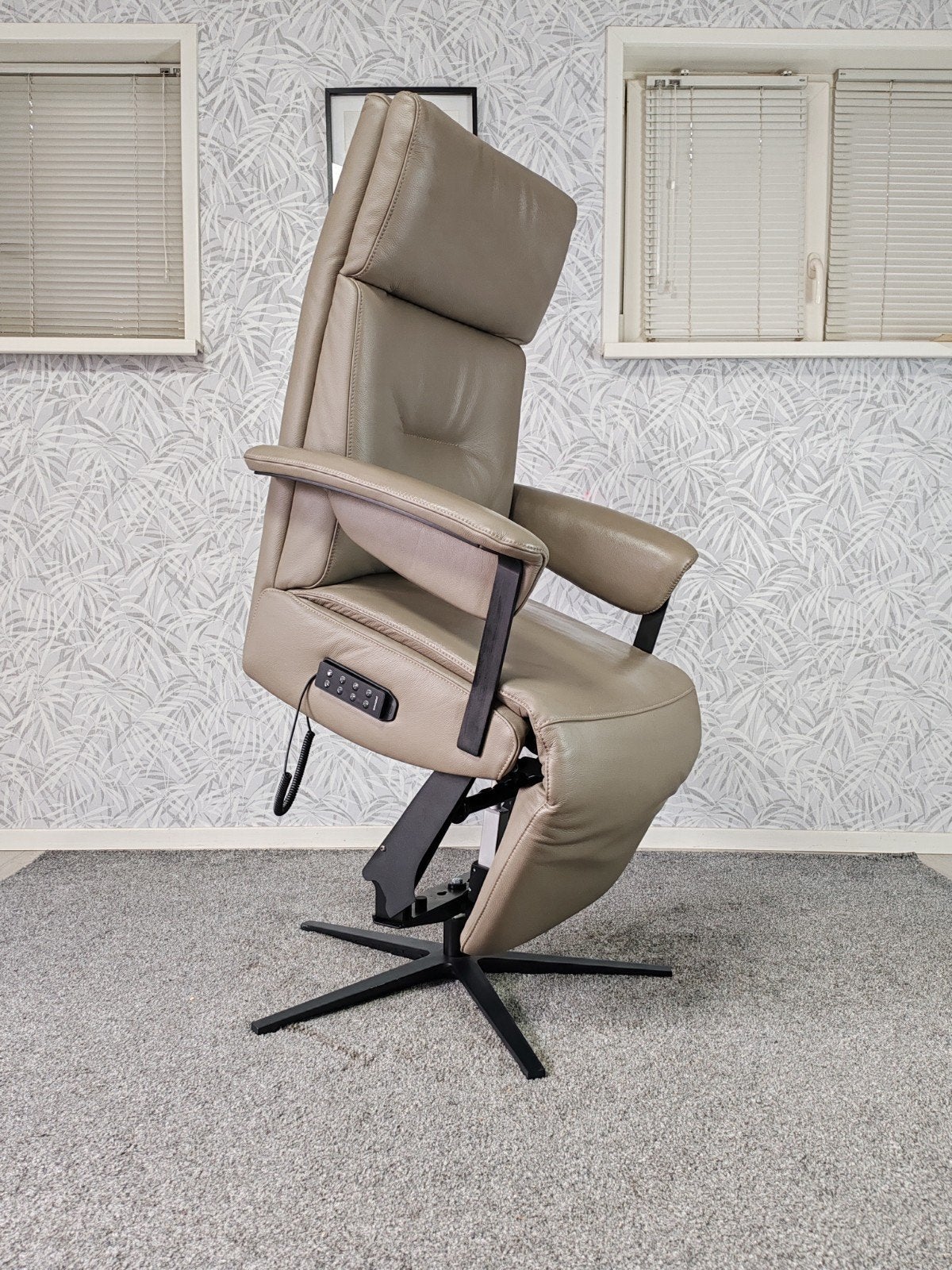 Prominent S100 luxe sta op stoel op accu met stoelverwarming, 100 tot 125 cm, Ophalen of Verzenden, Zo goed als nieuw, Onbekend