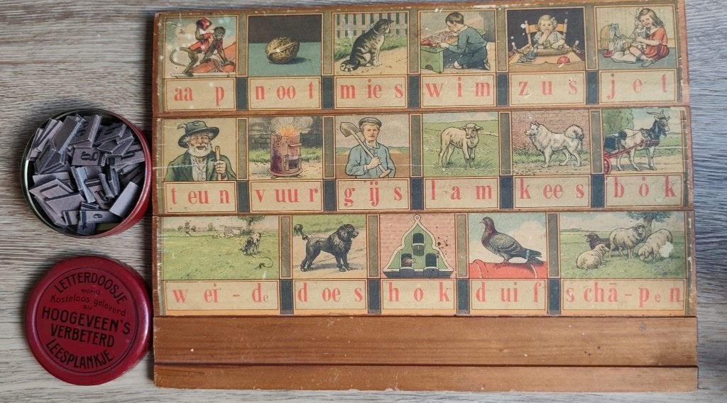 Orig Houten Aap Noot Mies Leesplankje + Blik & 60 Letters, Ophalen of Verzenden