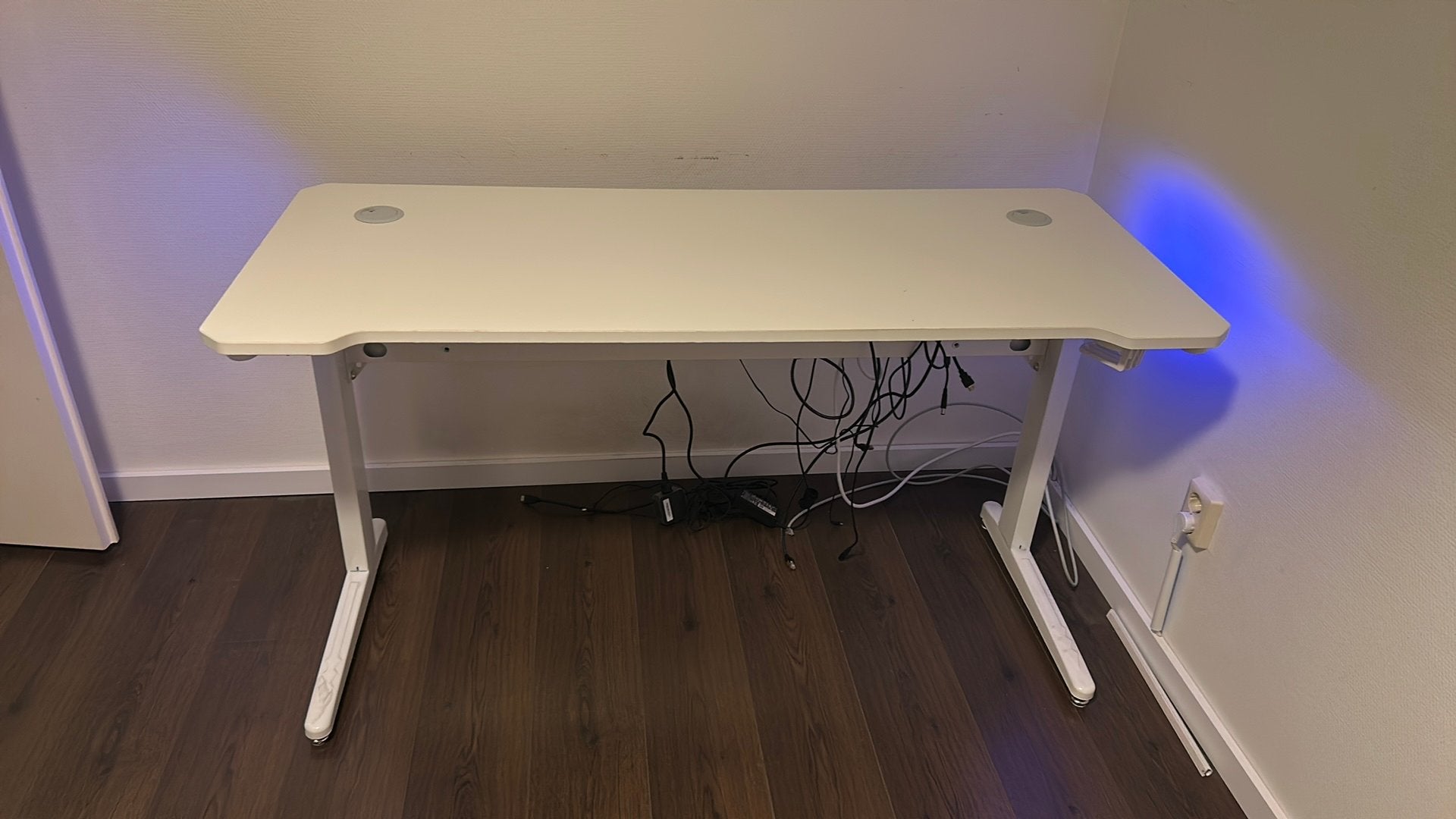 Jacob Bek GamingBureau + LED Verlichting - Wit (140 x 60 cm), Huis en Inrichting, Bureaus, Ophalen, Zo goed als nieuw