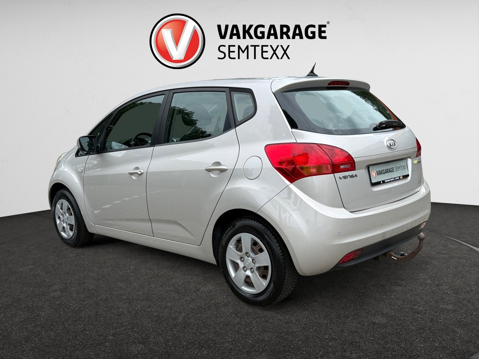 Kia Venga 1.4 CVVT X-tra | Airco | Parkeer Sensoren Achterzi, Auto's, Voorwielaandrijving, Stof, Gebruikt, Zwart