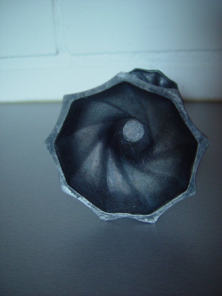 antiek TIN kandelaar ENGELTJESTIN fraai item, gewelfde vorm, Gebruikt, Overige merken, Ophalen of Verzenden, 11 cm