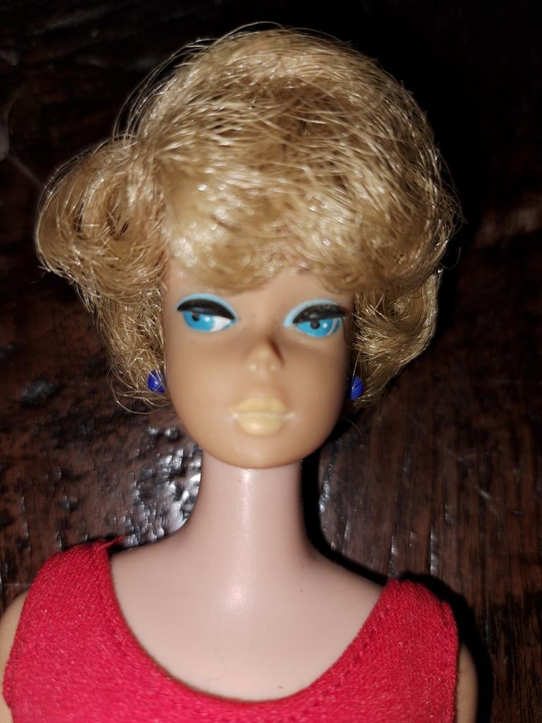 Vintage Barbie pop uit de jaren '60, blond haar, rood badpak, Ophalen of Verzenden, Gebruikt, Barbie