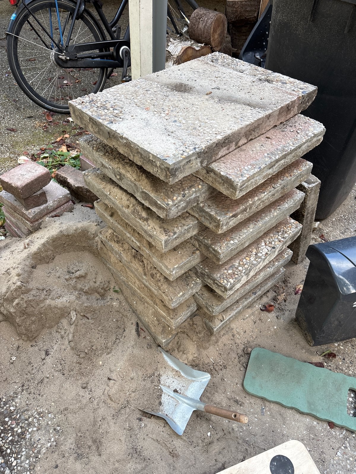 Gebruikte terrastegels van beton, Ophalen, Gebruikt, Minder dan 5 m², Beton