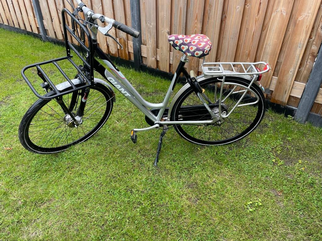 Giant fiets met 8 versnellingen - opknapper, Fietsen en Brommers, Fietsen | Dames | Damesfietsen, Gebruikt, Giant, Versnellingen