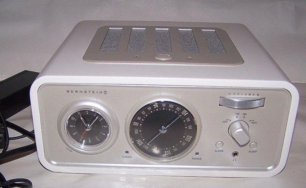 High-end Bernstein RAC 20 FM-radio met klok en wekfunctie., Ophalen of Verzenden, Zo goed als nieuw, Radio