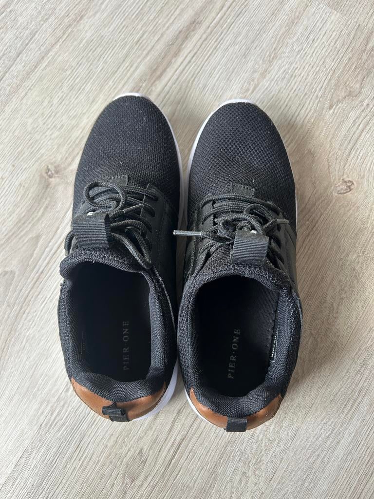 Zwarte Pier One sneakers - Maat 39, Kleding | Dames, Schoenen, Ophalen, Zo goed als nieuw, Zwart, Sneakers of Gympen