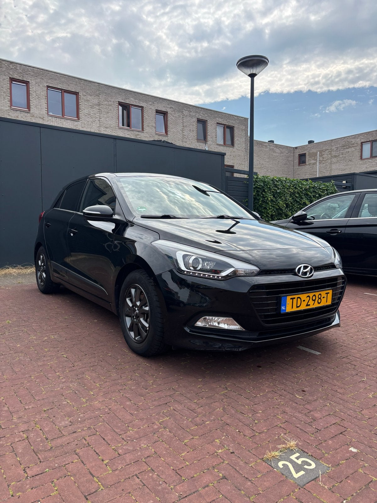 Hyundai i20 1.0 T-gdi Blue 100PK 2018 Zwart, Voorwielaandrijving, 450 kg, 40 €/maand, Zwart