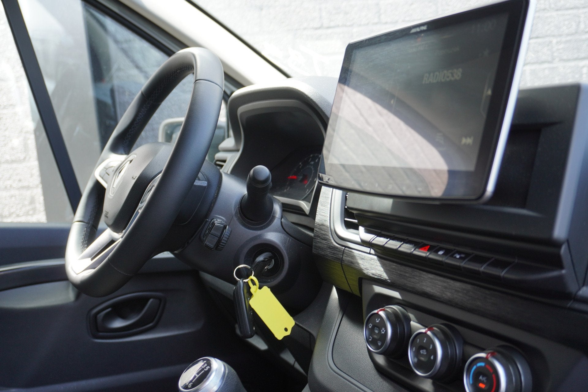 Renault Trafic 2.0 dCi 110PK EURO 6 - Airco - Navi - Cruise, Auto's, Voorwielaandrijving, Stof, 4 cilinders, Renault