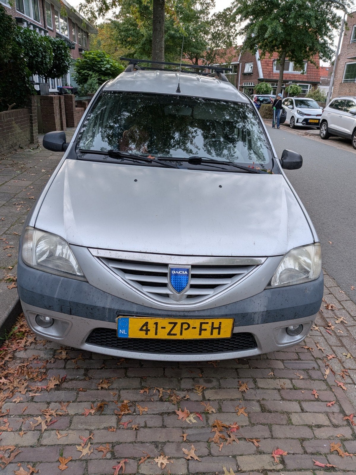 Dacia Logan 1.6 MCV 2008 Grijs, Auto's, 4 cilinders, 620 kg, Origineel Nederlands, Stationwagon