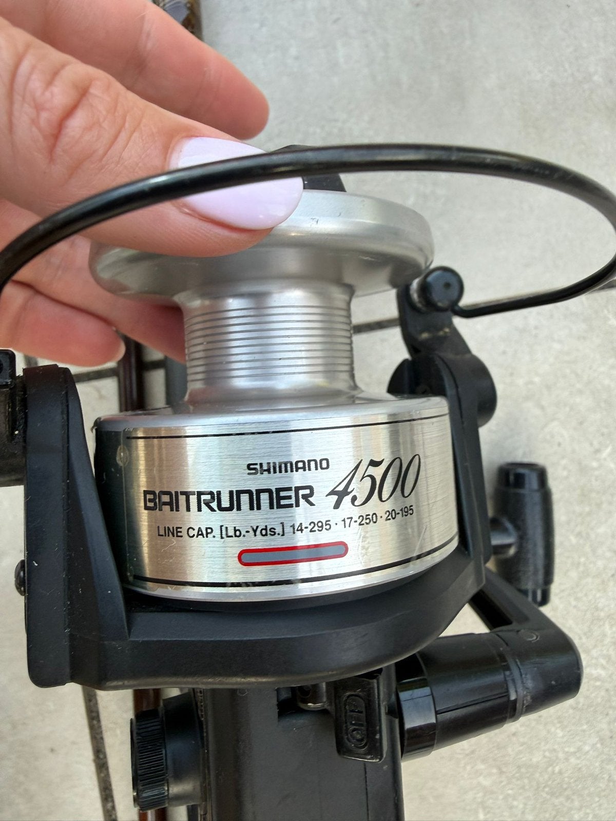 2x Shimano Baitrunner 4500 Old School met carp master hengel, Ophalen of Verzenden, Zo goed als nieuw, Molen
