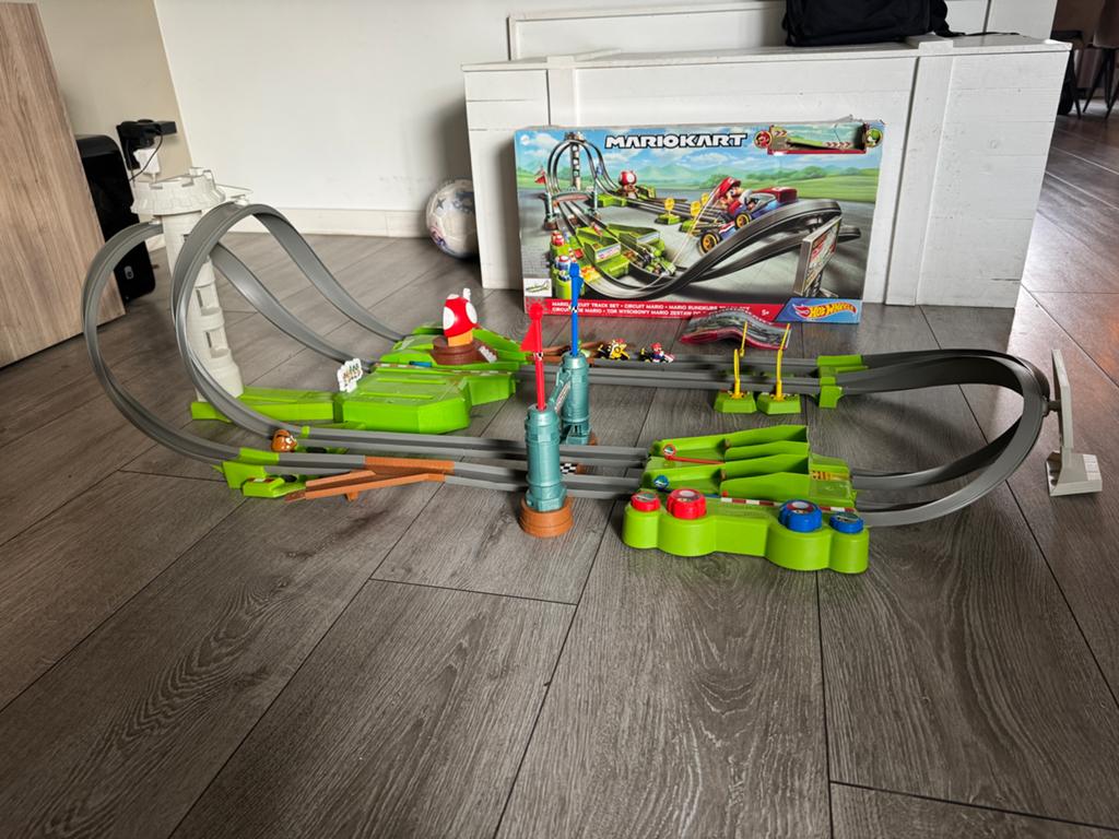 Hot wheels super mario racebaan mario kart, Ophalen of Verzenden, Zo goed als nieuw