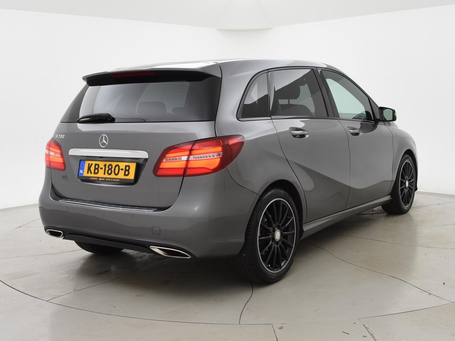 Mercedes-Benz B-klasse 200 AUT7 156 PK AMG SPORT + NIGHT PAC, Auto's, Mercedes-Benz, 1325 kg, Gebruikt, 1595 cc, Bedrijf