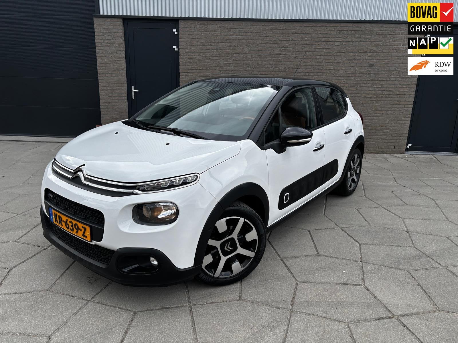 Citroen C3 1.2 PureTech S&S Shine| Frisse C3 vlotte Oranje a, 1025 kg, 450 kg, Euro 6, 1199 cc