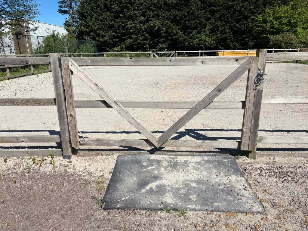 Prachtige weidepoorten paardrijbak paddock, Tuin en Terras, Tuinhekken en Hekwerk, Ophalen, Zo goed als nieuw, Hout, Tuinhek