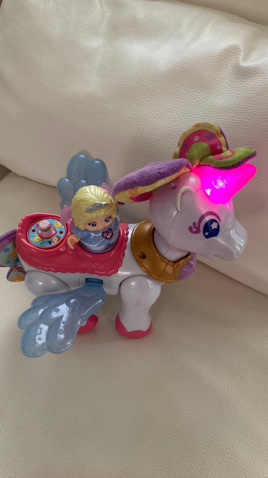Vtech magische eenhoorn die loopt met Femke de prinsessenfee, Kinderen en Baby's, Speelgoed | Vtech, Ophalen of Verzenden, Gebruikt