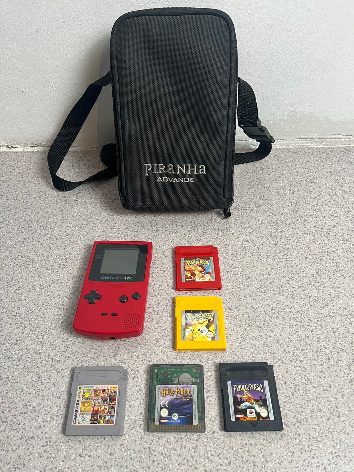 Game boy Color Rood met 5 Games (Pokemon Red en Yellow), Spelcomputers en Games, Spelcomputers | Nintendo Game Boy, Ophalen of Verzenden