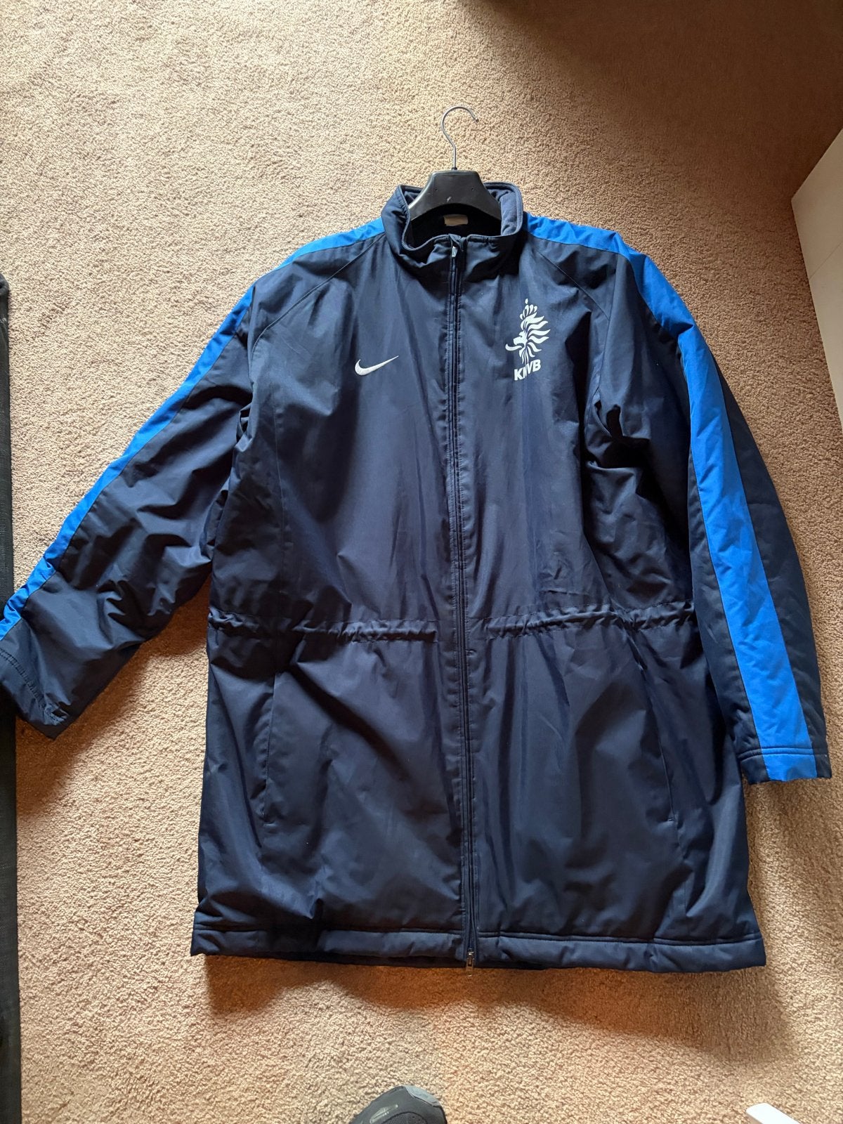 KNVB NIKE winterjas - Maat XL, Kleding | Heren, Jassen | Winter, Ophalen of Verzenden, Gedragen, Maat 56/58 (XL), Blauw