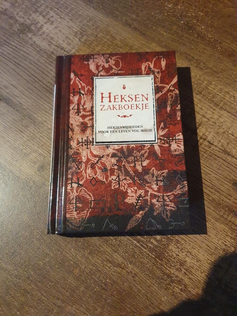 Heksen Zakboekje - Leven Vol Magie, Onbekend, Achtergrond en Informatie, Spiritualiteit algemeen, Ophalen of Verzenden