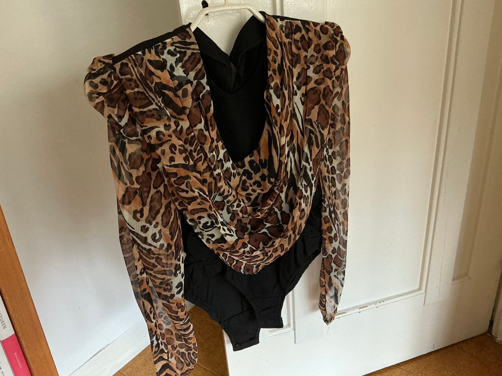 Body - zwart + panterprint, Maat 38/40 (M), Zwart, Ophalen of Verzenden, Zo goed als nieuw