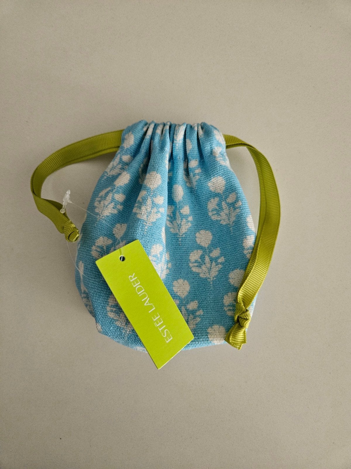 Estée Lauder mini make-up tasje / punch. NIEUW, Ophalen of Verzenden, Nieuw, Gehele gezicht