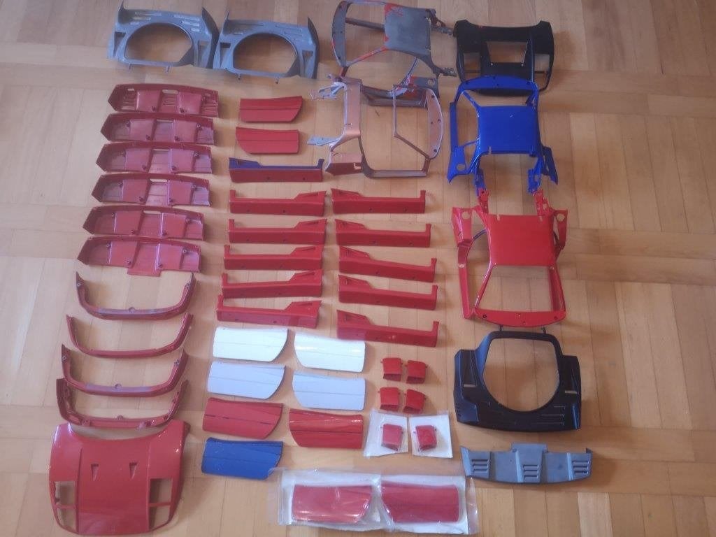 Metalen delen F40 en Testarossa Pocher 1/8 verschillende stu, Ophalen of Verzenden, Zo goed als nieuw, 1:5 t/m 1:8, Auto
