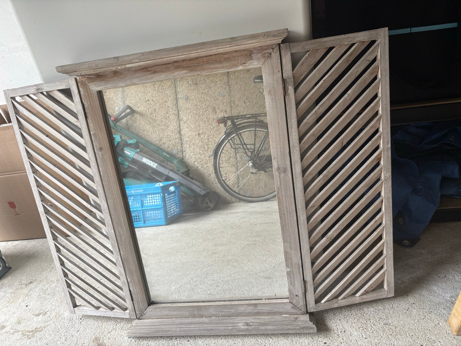 Houten spiegel met luiken 50x70cm, Ophalen, Gebruikt, 100 tot 150 cm, 75 tot 100 cm