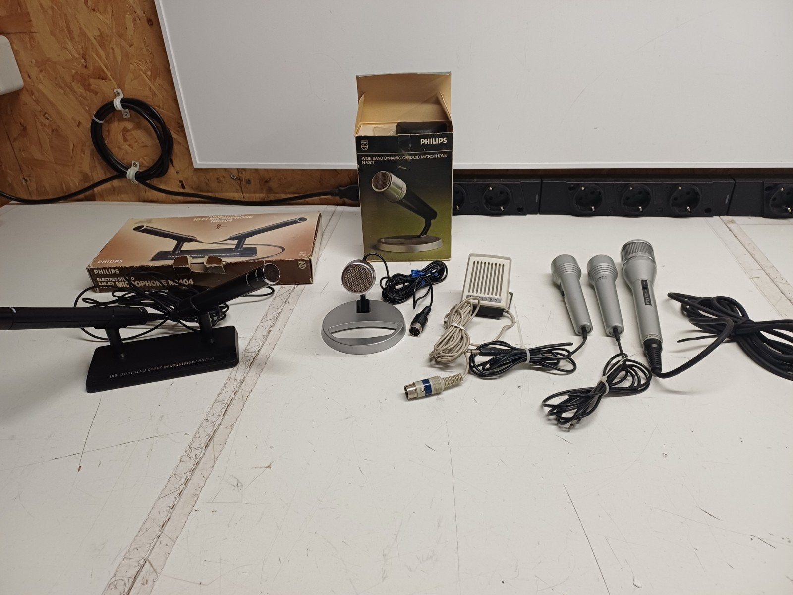Vintage Microfoons Collectie: Philips & Akai (6 stuks), Muziek en Instrumenten, Microfoons, Ophalen of Verzenden, Zo goed als nieuw