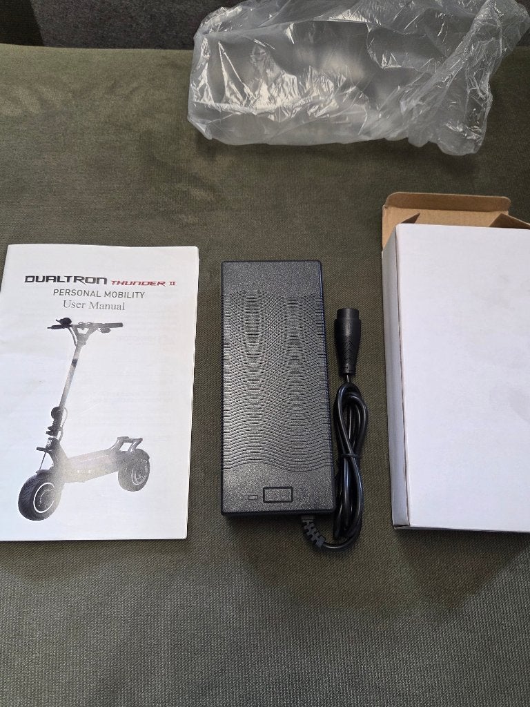 Electric scooter charger Minimotors AC/DC adapter, Ophalen of Verzenden, Nieuw