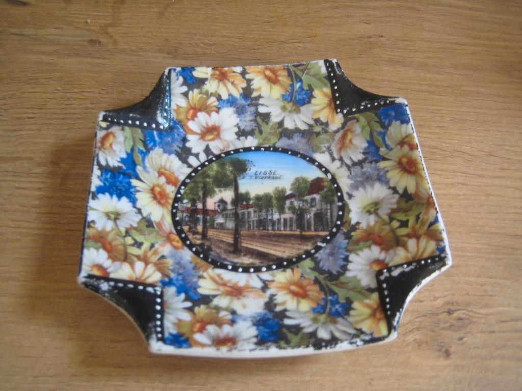 schaaltje met afbeelding LISSE 't vierkant (souvenir), Ophalen of Verzenden
