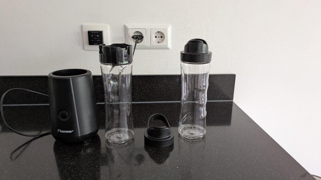 Blender - Smoothiemaker + 2 bekers, Ophalen of Verzenden, Zo goed als nieuw, Blender