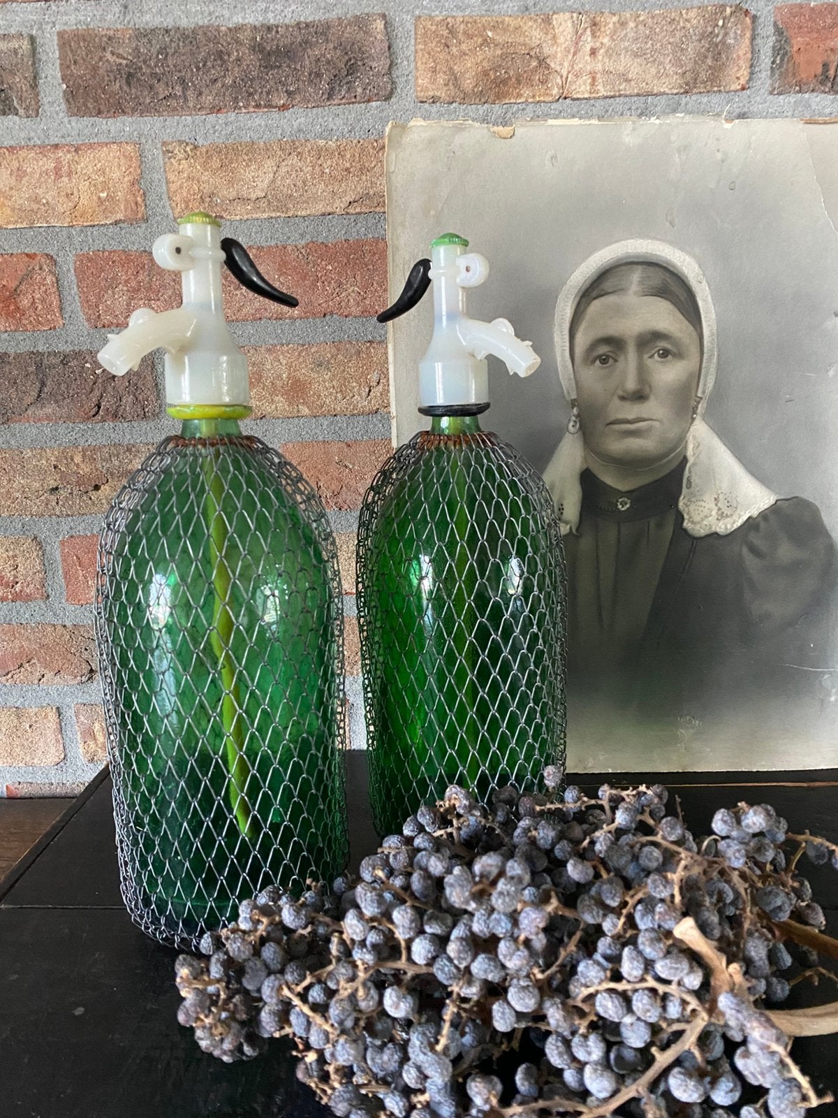 Vintage groen glazen spuitfles met draadgaas, Ophalen of Verzenden