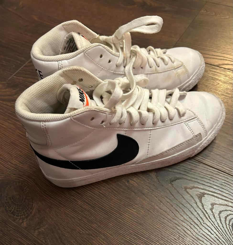 Nike Blazer Mid '77 Vintage sneakers wit/zwart. Maat 38, Kleding | Dames, Schoenen, Gedragen, Sneakers of Gympen, Wit, Ophalen of Verzenden