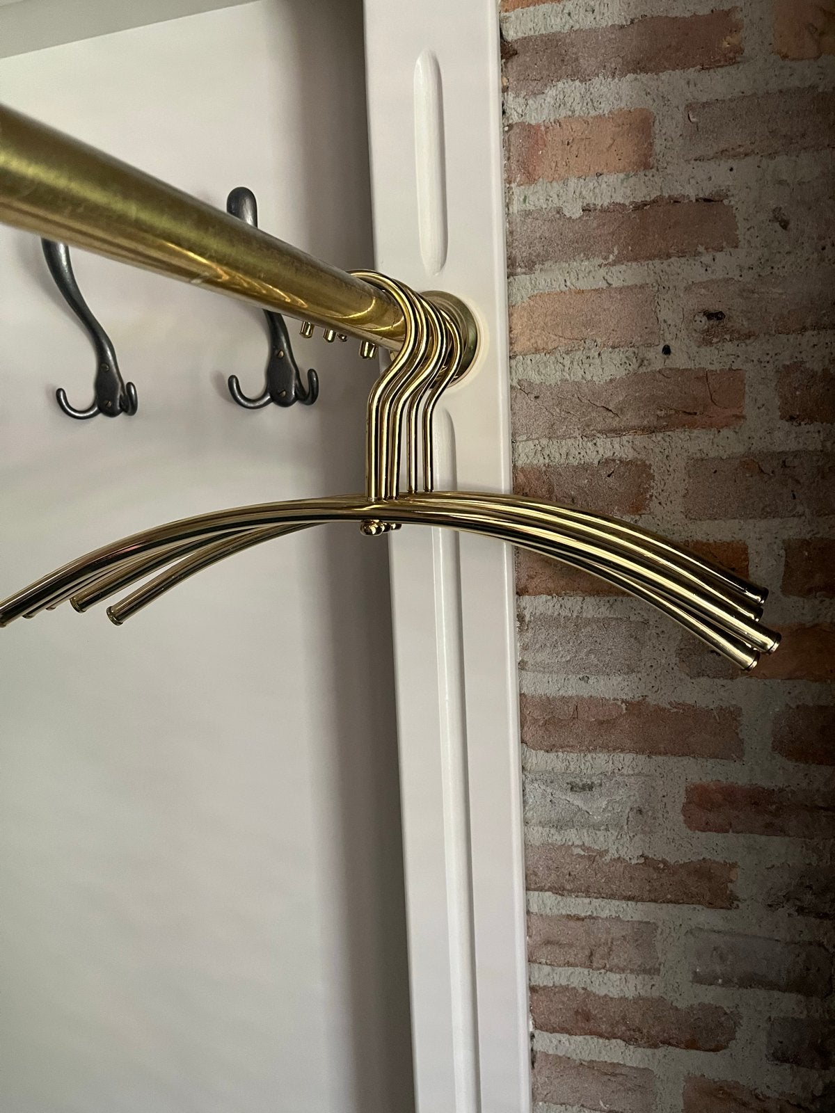 Gouden wandkapstok met kledinghangers, Gebruikt, Minder dan 100 cm, Metaal, Ophalen