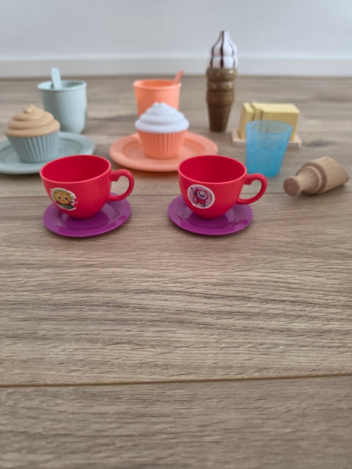 Speelkeuken accessoires servies cupcakes ijsje en boter, Ophalen of Verzenden, Ontdekken