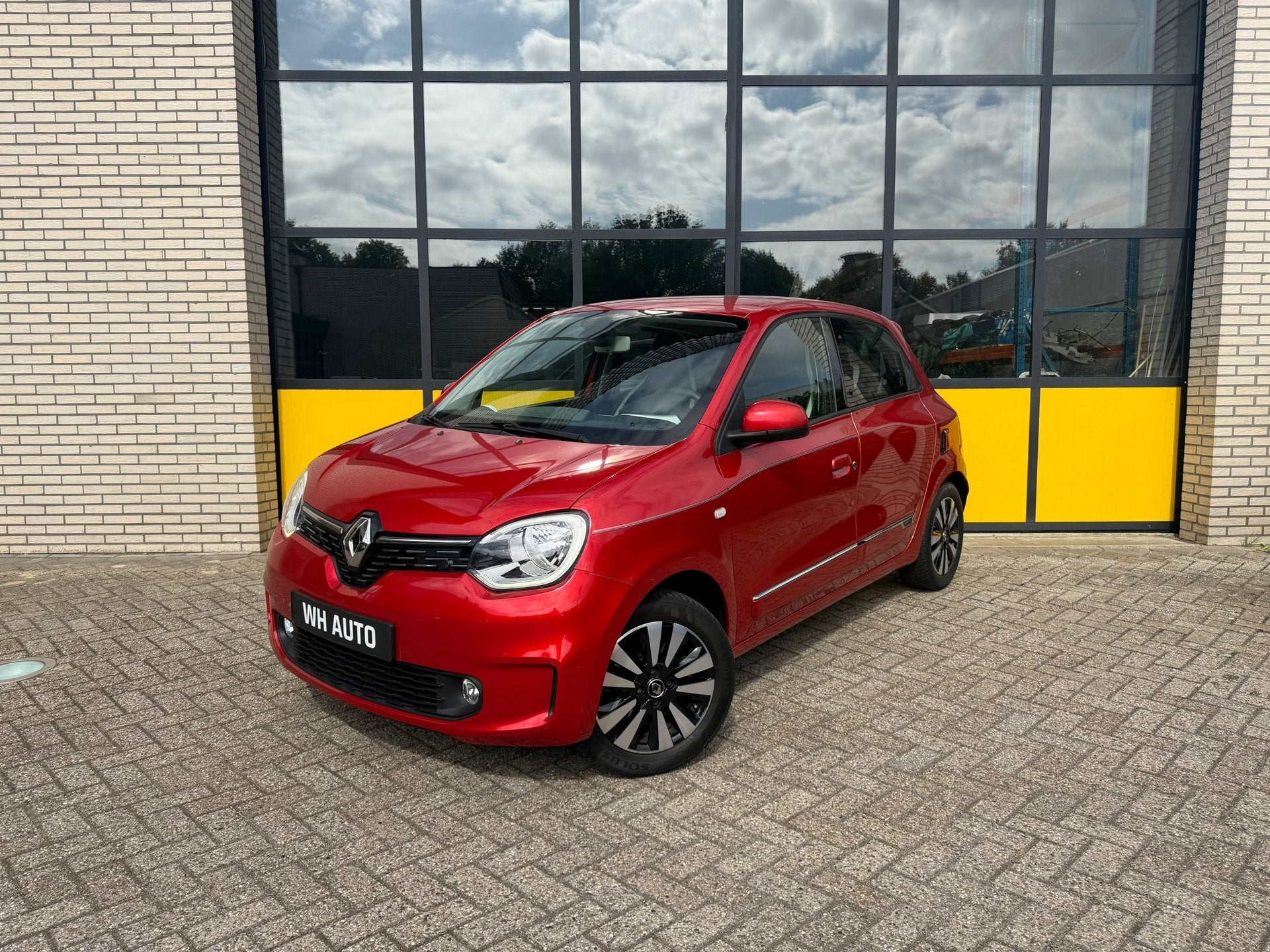 Renault Twingo Intens, Achteruitrijcamera, Groot scherm & Ha, Auto's, Renault, Voorwielaandrijving, Twingo, Gebruikt, Zwart