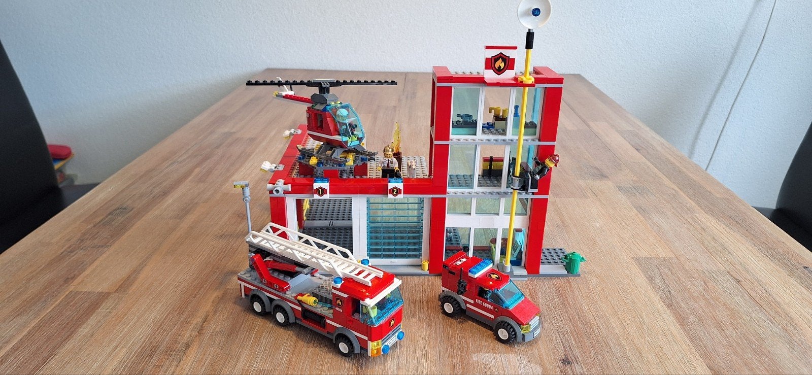 LEGO City Brandweerkazerne 60004 compleet, Lego, Compleet, Ophalen of Verzenden, Complete set