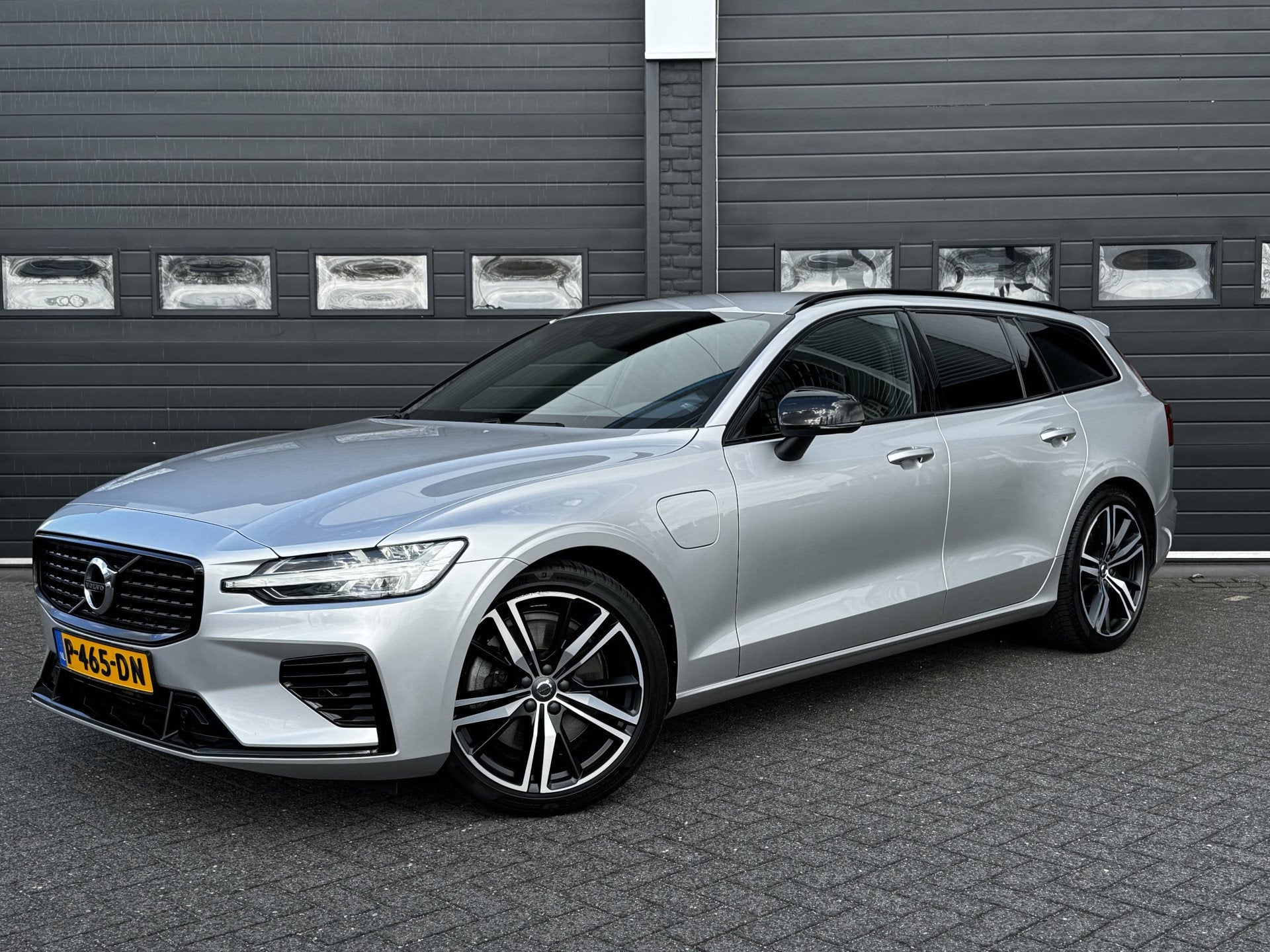 Volvo V60 2.0 T6 Recharge 340PK AWD R-Design | Camera | Memo, Auto's, Automaat, Gebruikt, 4 cilinders, Leder en Stof
