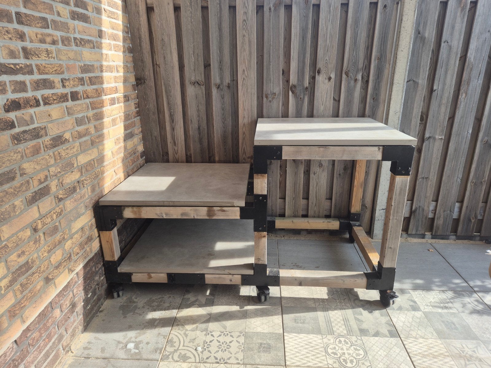 T.e.a.b. Verrijdbaar BBQ meubel met werkblad en opbergruimte, Ophalen, Gebruikt, Vrijstaand